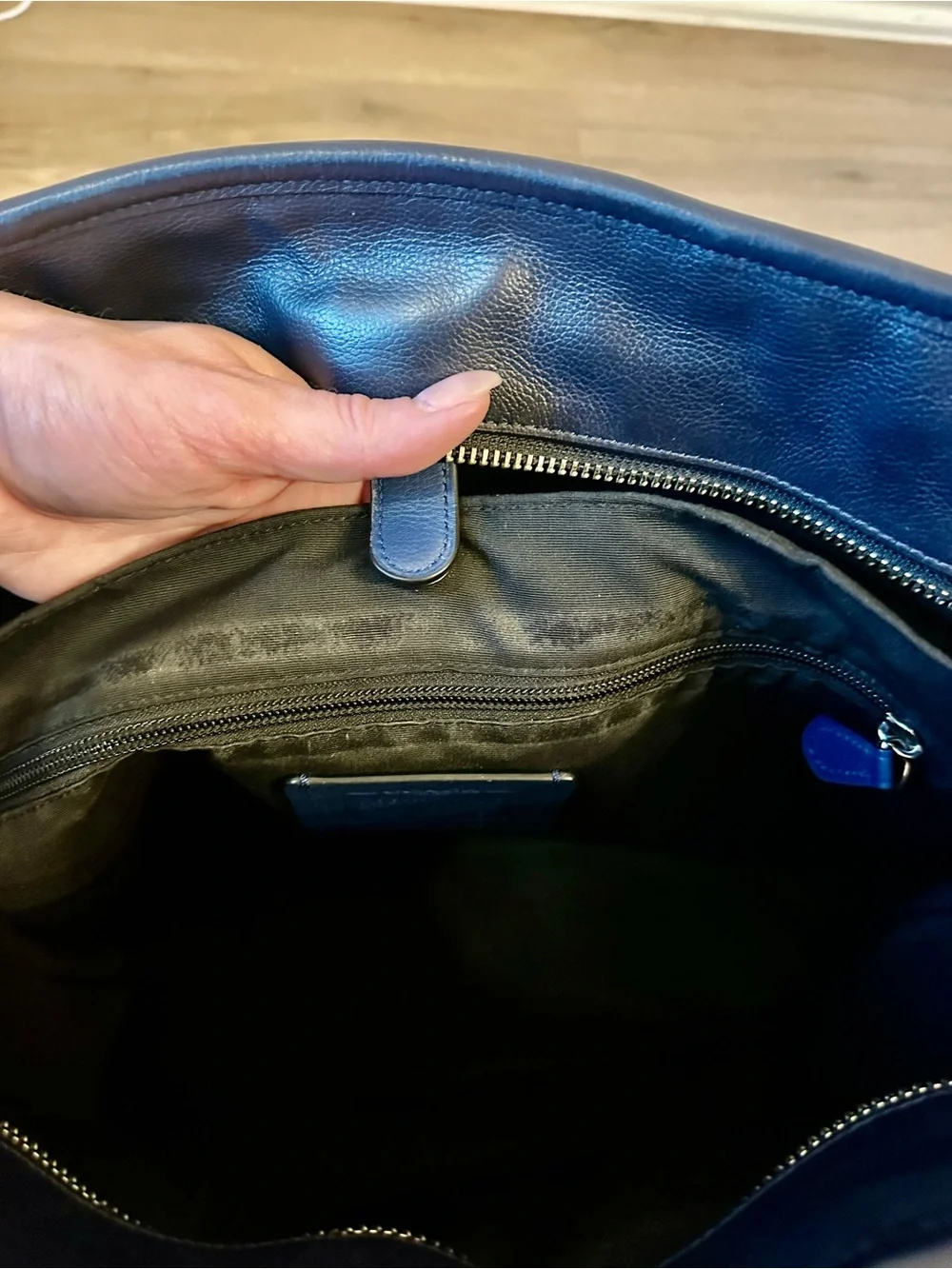 Coach Vintage Blue Navy Color Block Leather Perry Business Tote with Black Trim - Picture 9 of 16